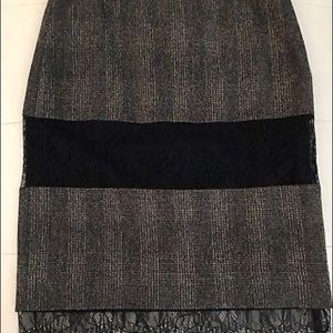 VICTORIA’S SECRET LACE DETAIL PENCIL SKIRT- SIZE 2